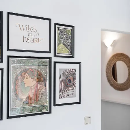 Guestready - Portrait With A View *