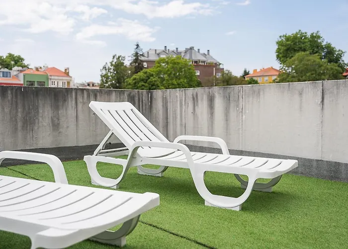 Guestready - Portrait With A View *