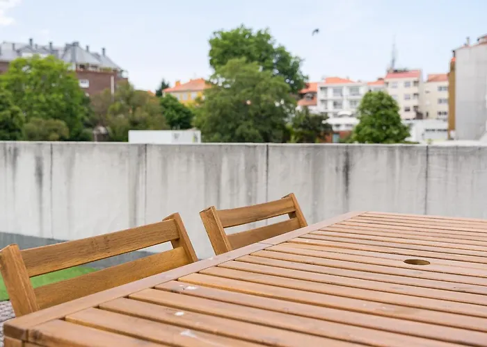 Guestready - Portrait With A View *