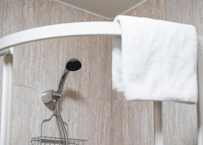 Guestready - Portrait With A View