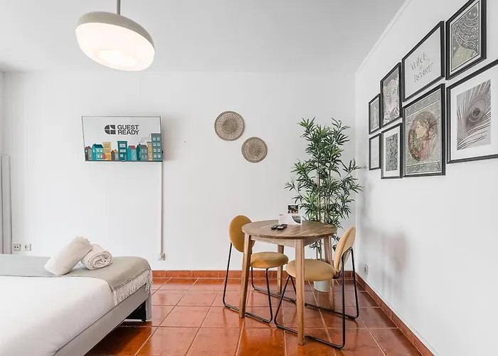 Guestready - Portrait With A View