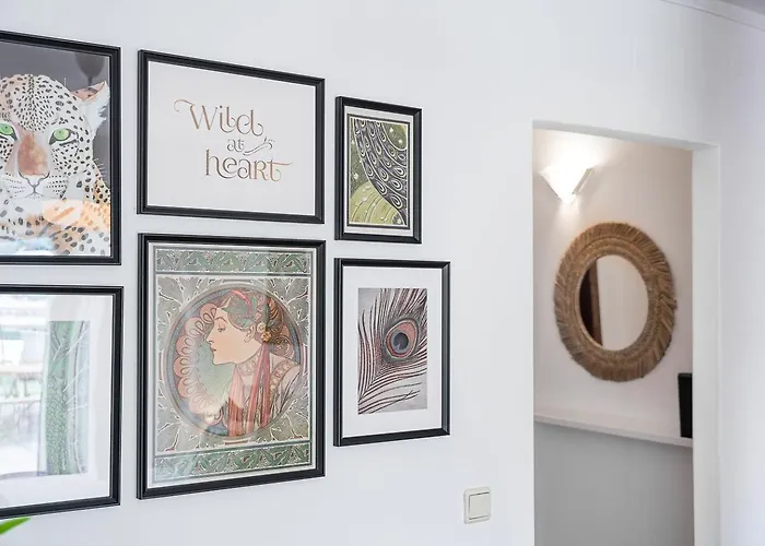 Guestready - Portrait With A View *